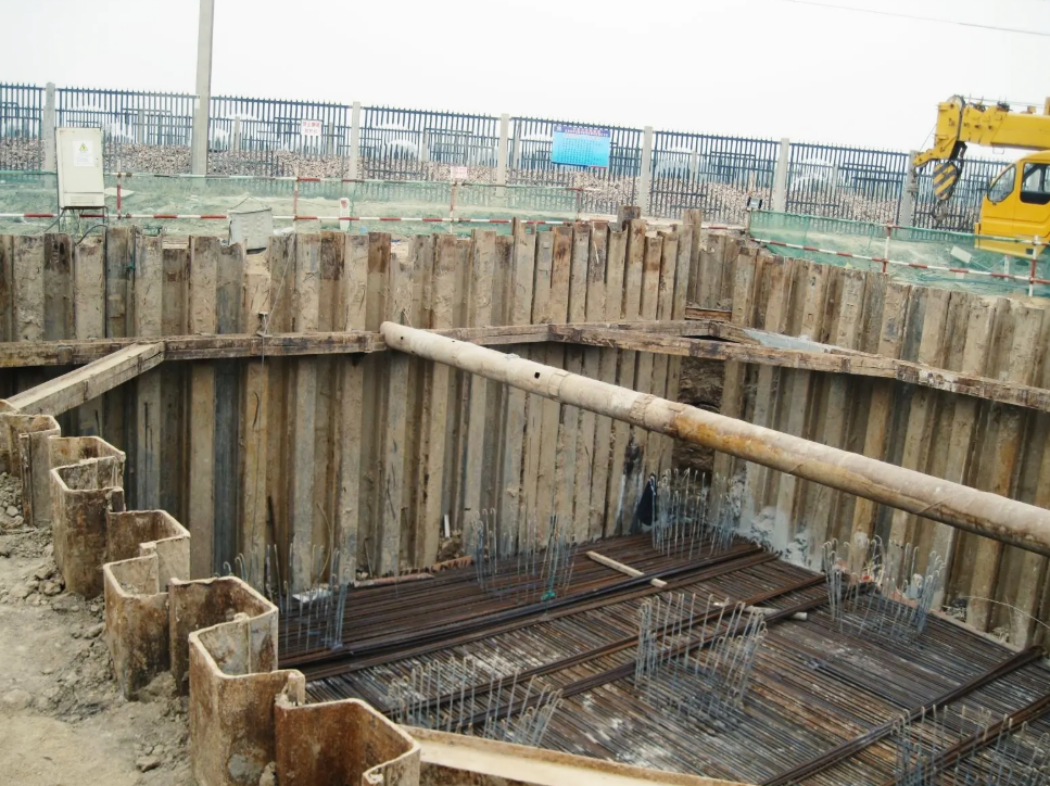 定安建筑基础施工中基坑（基槽）有哪些支护方式？